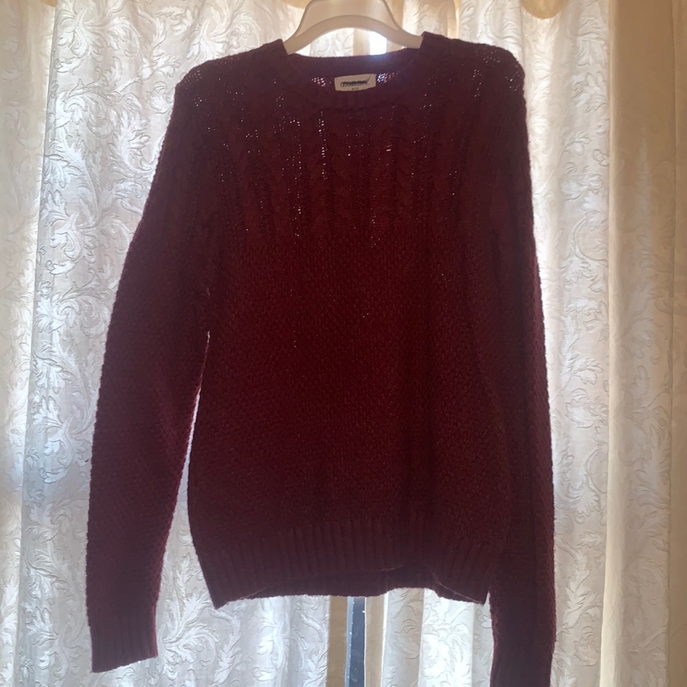 Maroon sweater